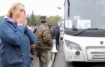 Жены московитских мобилизованных обрушились на Путина