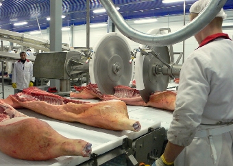 Организации Минсельхозпрода в январе-октябре увеличили продажу мяса и мясопродуктов в Беларуси на 12%