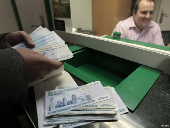 Белорусский рубль укрепился к трем основным иностранным валютам