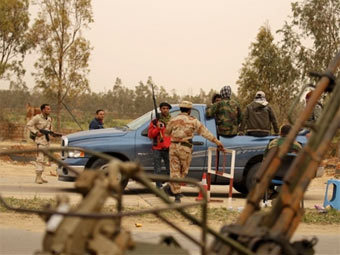 Войска Каддафи начали штурм города Зинтан