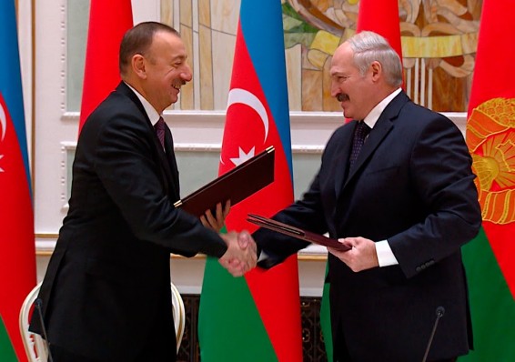 Лукашенко заявил об интересе Беларуси к азербайджанской нефти