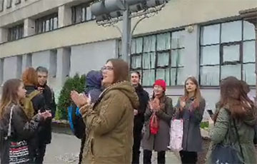 Будущие журналисты и философы из БГУ вышли на акцию протеста