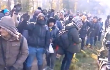 Эксперты: Ситуация с мигрантами начала становиться болезненной для белорусских властей