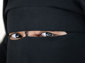 Во Франции за год запрета паранджи оштрафовали 300 мусульманок