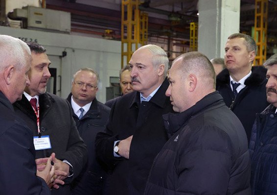 Лукашенко заявил, что фашизм к нему не приклеишь