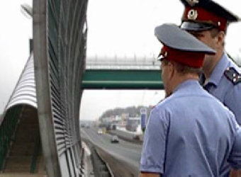 В Минске женщина упала с пешеходного моста на МКАД