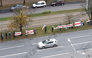 Цепь солидарности выстроилась на Логойском тракте в Минске