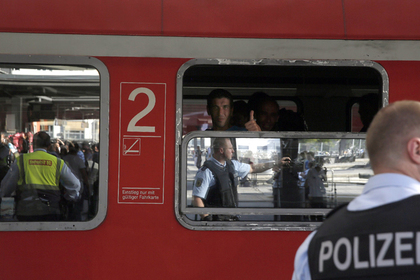 В Германии беженец спрыгнул с поезда из-за угрозы депортации в Италию
