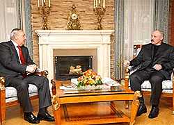 Лукашенко отправил в Абхазию делегацию. Причины визита официально скрываются