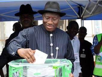 Действующий глава Нигерии объявлен победителем президентских выборов