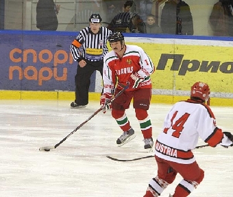 Команды Финляндии и Канады с побед стартовали на Рождественском хоккейном турнире