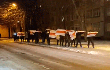 Жители Новополоцка вышли на вечерний марш