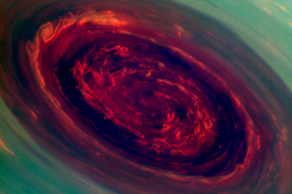 «Кассини» заглянул в «глаз Сатурна»