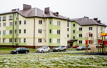 В Слуцке жильцов из восьми квартир выселили в никуда