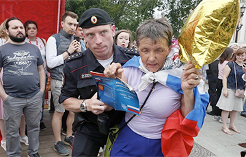 Фоторепортаж: Как в Москве проходил марш в поддержку Ивана Голунова