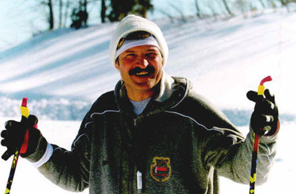 Лукашенко сменил лыжную шапочку на бронированный шлем?