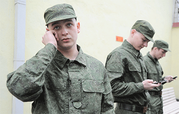 В России в воинских частях запретили пользоваться смартфонами