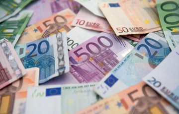 Евро дорожает третий день подряд
