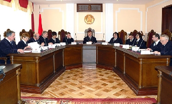 КС Беларуси принял послание о состоянии конституционной законности в 2011 году