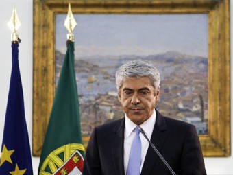 Премьер-министр Португалии ушел в отставку