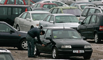 Попытка россиянина незаконно ввезти в Беларусь автомобиль из Германии закончилась уголовным делом