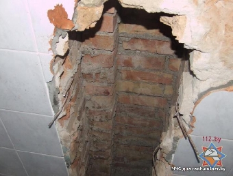 Житель Жодино хотел установить антенну на крыше и упал в вентиляционную шахту