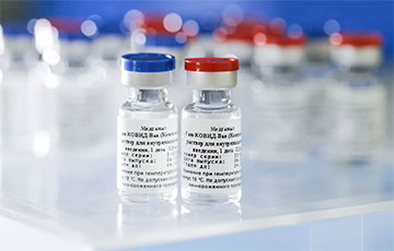 Минздрав Беларуси заявил, что вакцинация от коронавируса медиков почти закончилась