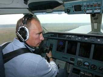 Блогеры усомнились в законности полета Путина на самолете МЧС