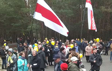 В Бресте проходит массовый митинг против аккумуляторного завода
