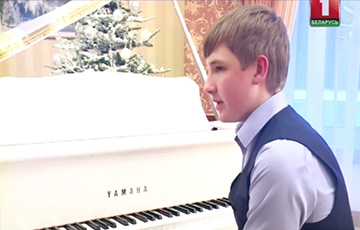 Сколько стоит рояль, на котором играет Коля Лукашенко?