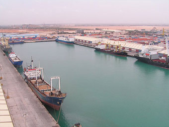 Порт Мисураты возобновил прием судов