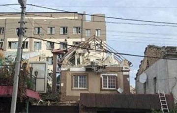 ВСУ ударили по отелю с военными чиновниками РФ в Херсоне: появились подробности