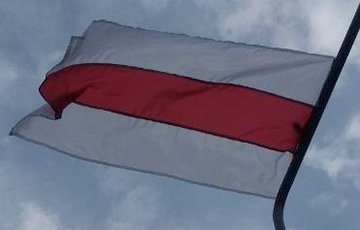 В Борисове развеваются национальные флаги