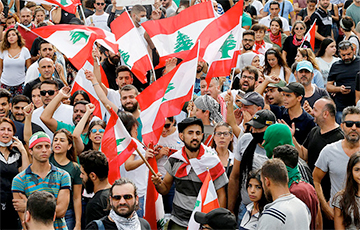 Протестующие отправили премьер-министра Ливана в отставку
