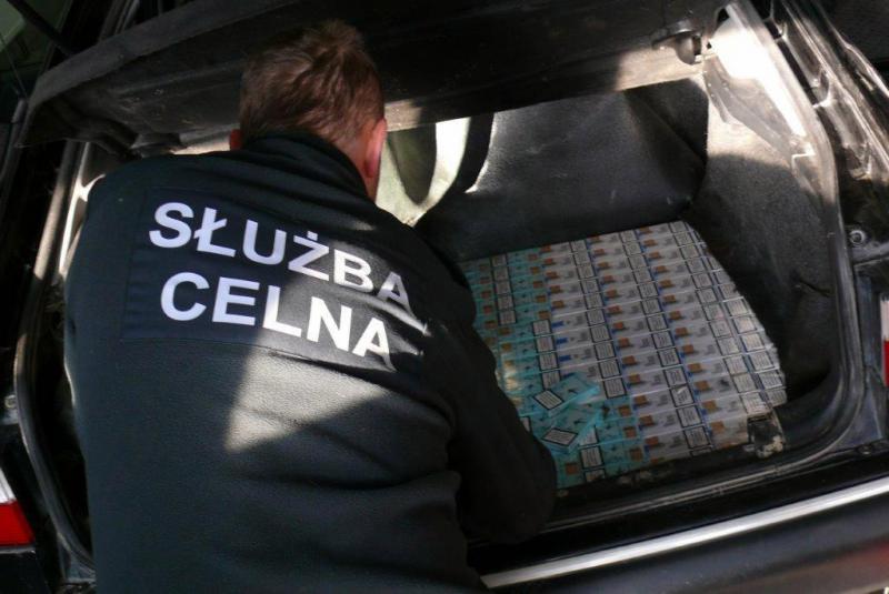 Белорусы пытались провезти в Польшу сигареты на $50 тысяч