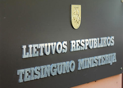Минюст Литвы истребовал банковские данные через суд