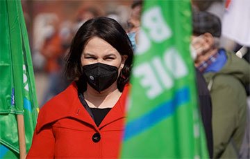Успех «зеленых»: что известно об Анналене Бербок, которая может стать канцлером Германии