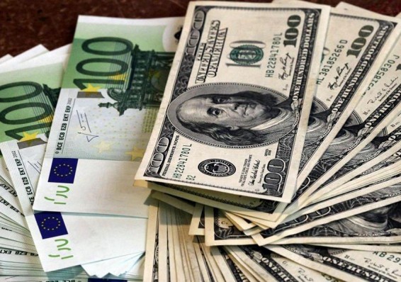 Доллар и евро продолжают дешеветь