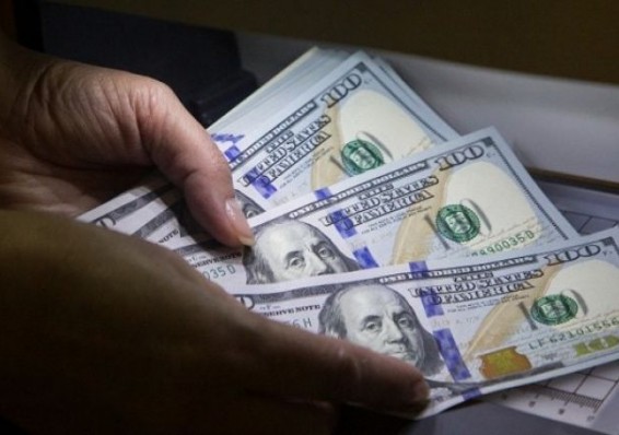 Курсы валют: доллар в Беларуси перешагнул отметку в 2 рубля