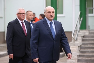Лукашенко рассказал, как будут резать людей на куски, а также о санкциях и костелах