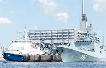 Международный военно-морской салон в Санкт-Петербурге закончился позором