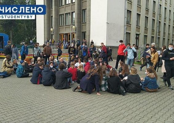 В столичных вузах прошли акции в поддержку задержанных студентов