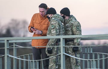 На железнодорожных станциях в Минске появились вооруженные патрули