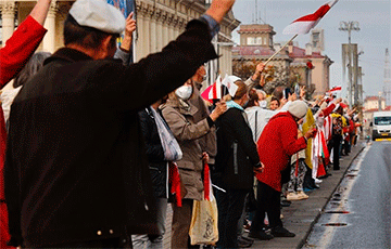 Марш пенсионеров в Минске дошел до Октябрьской площади