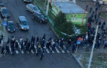 Видеофакт: Колонны протестующих по всему Минску