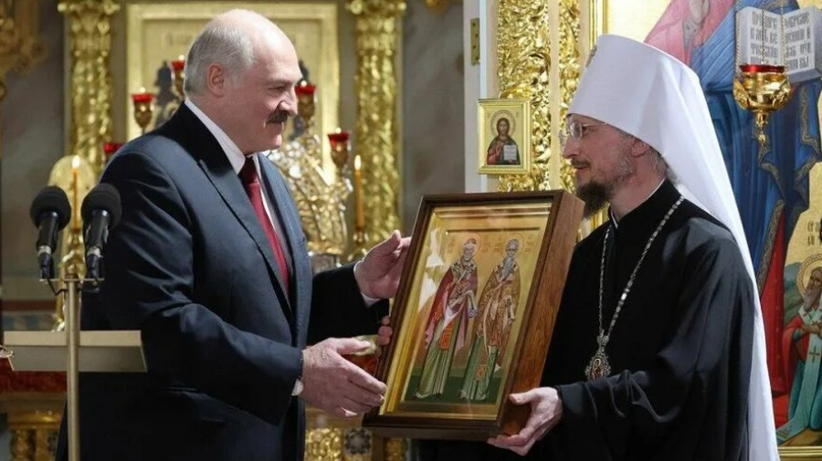 Лукашенко благословил православную церковь за «достойное» поведение во время политического кризиса