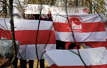 «Мы — вместе!»: жители Витебска с самого утра вышли на акцию протеста
