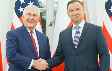 Госсекретарь США находится с визитом в Варшаве