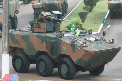 Бразилия получила первые бронетранспортеры Guarani