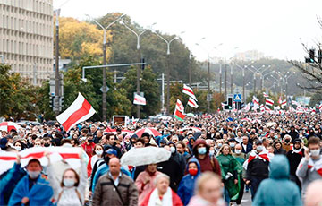 Таймлапс с Марша 97% на улице Машерова в Минске